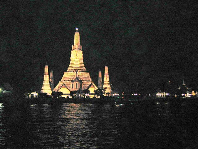 Wat Arun Temple at night